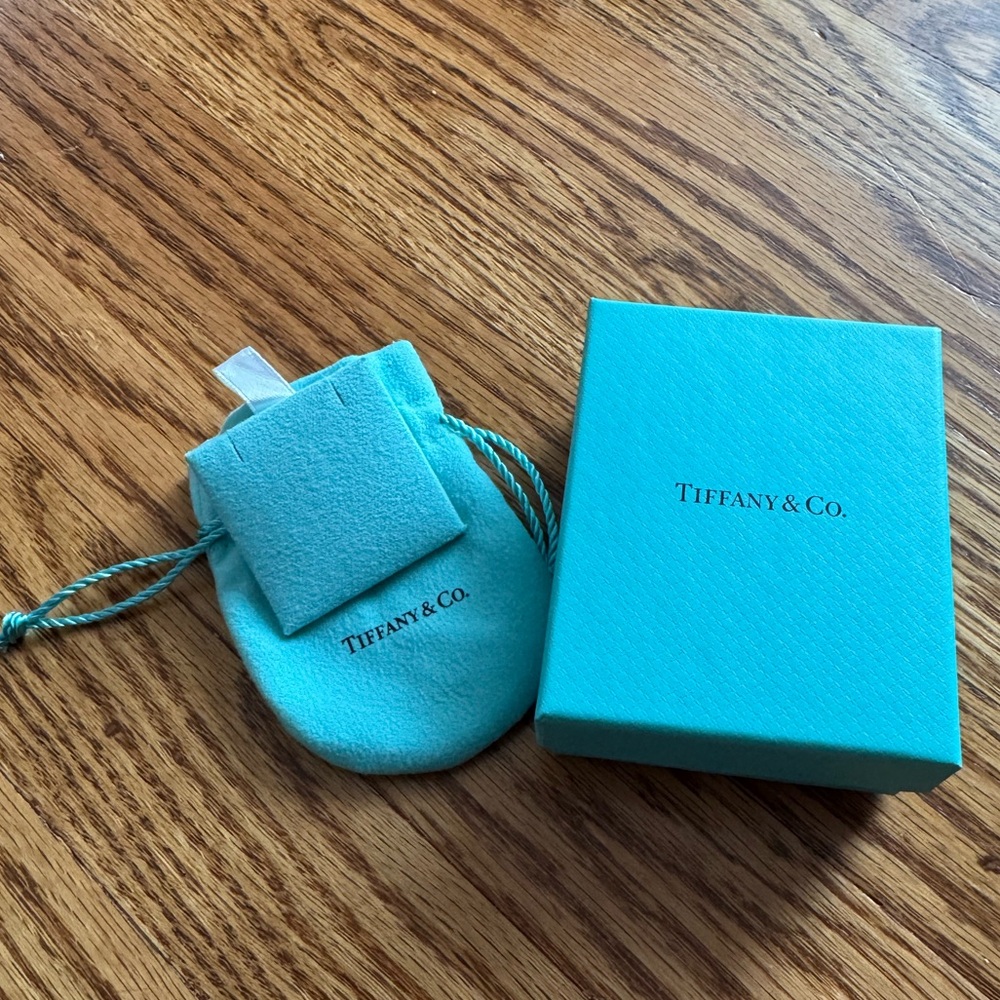 Tiffany & Co. Blue Enamel Knot Bow Pendant 16” Necklace Silver w Orig. Box Pouch - Picture 5 of 5